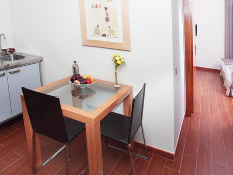 Apartamentos Turisticos Madanis L'Hospitalet de Llobregat Quarto foto